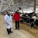 Борис Шемякин посетил крупные молочные комплексы в Рыбновском районе